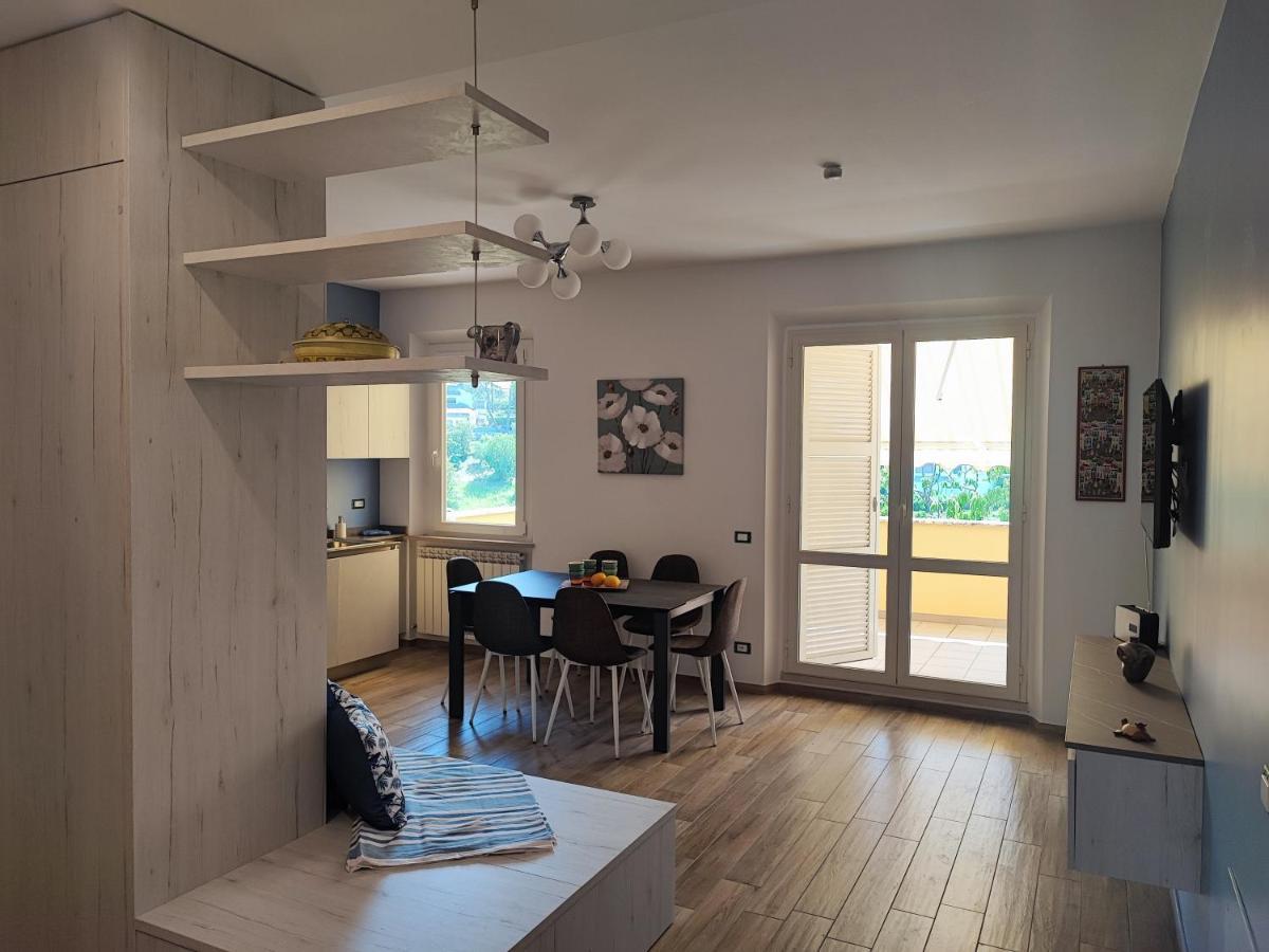 누마나 Casa Nadia A Pochi Passi Dal Mare Con Garage, Terrazza E Sala Giochi 아파트 외부 사진