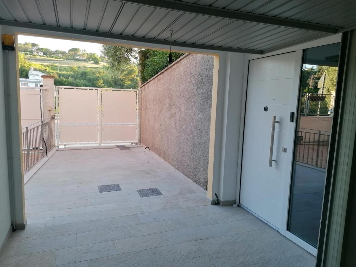 누마나 Casa Nadia A Pochi Passi Dal Mare Con Garage, Terrazza E Sala Giochi 아파트 외부 사진